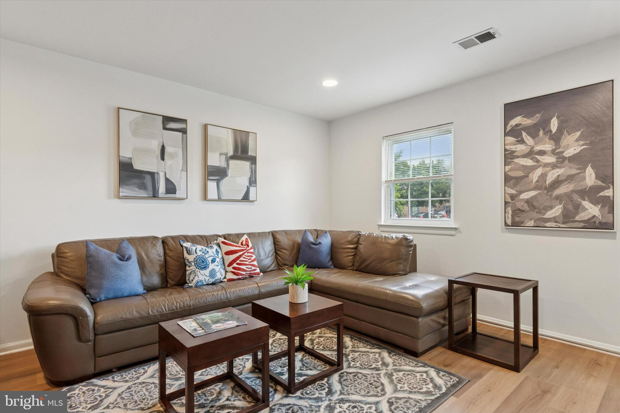 6 DELANCY COURT
