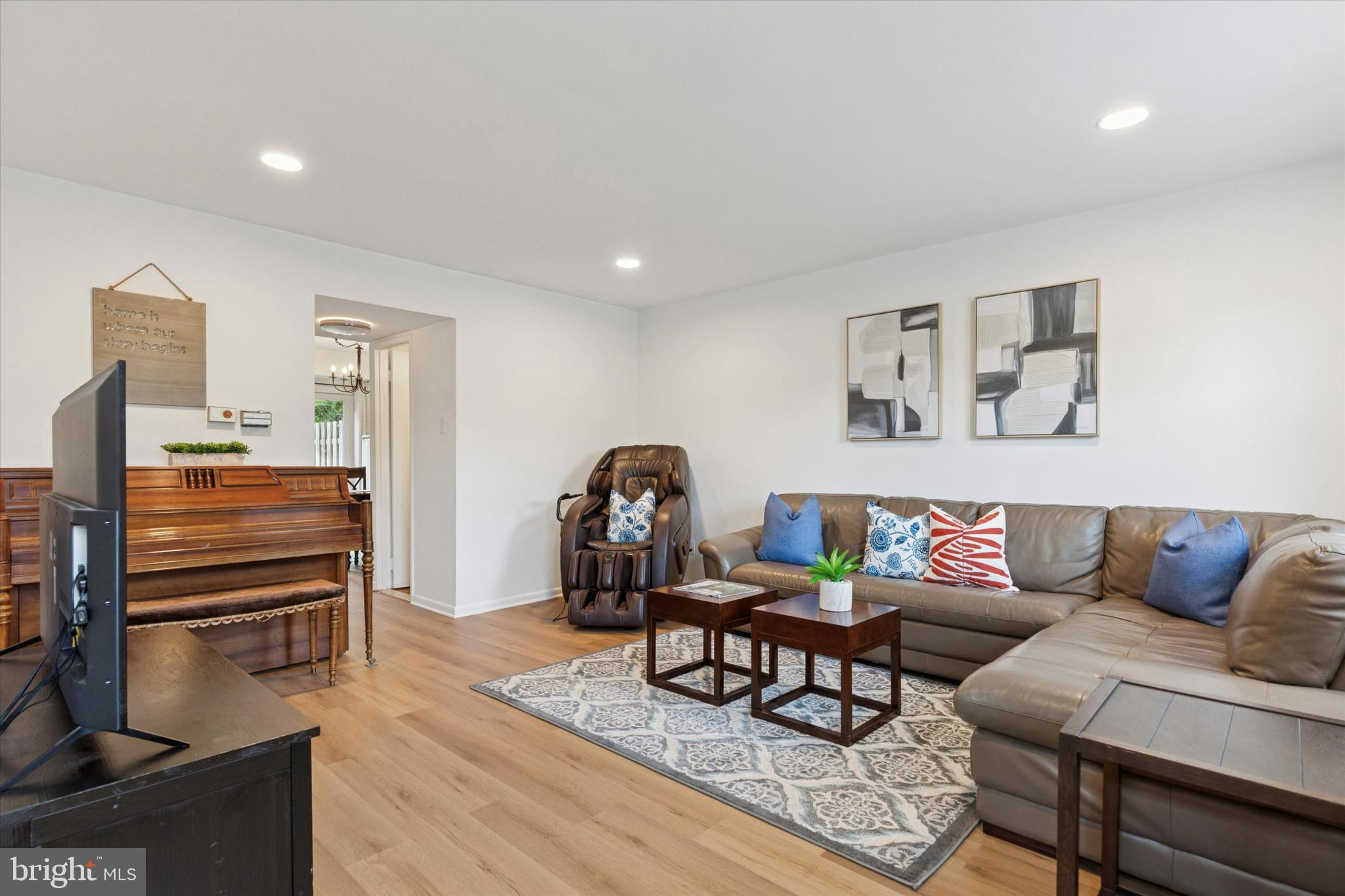 6 DELANCY COURT