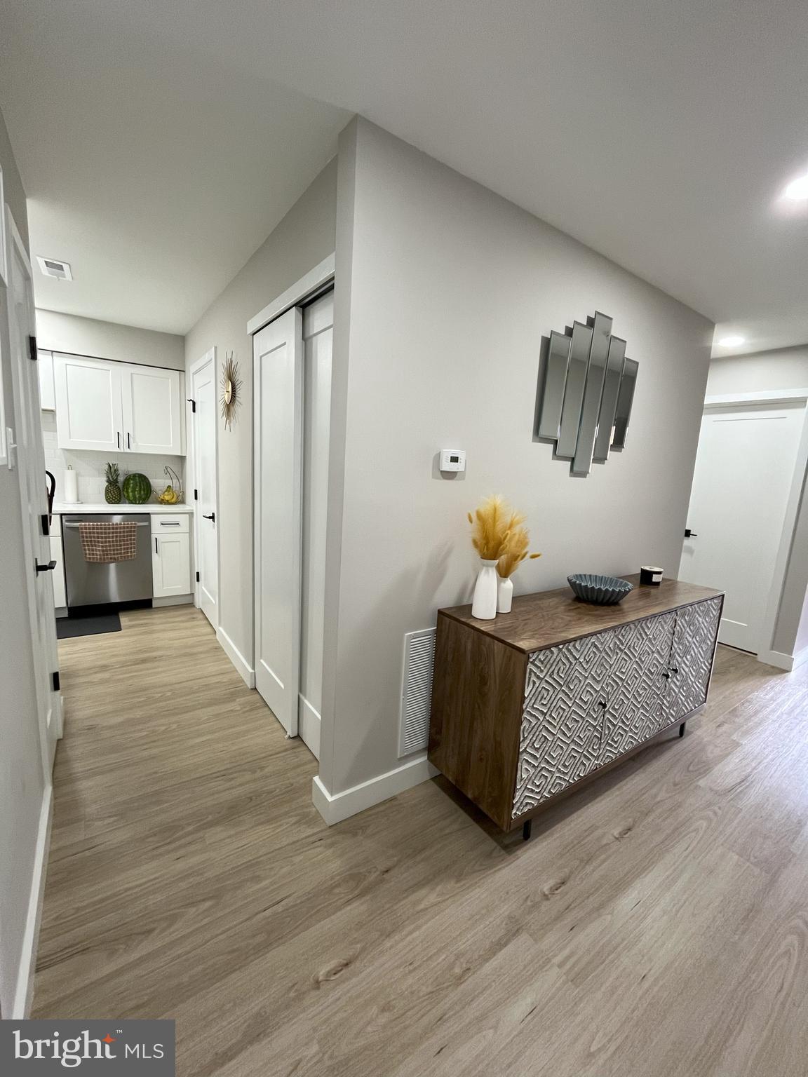 TREEHOUSES II OF R - Residential Lease