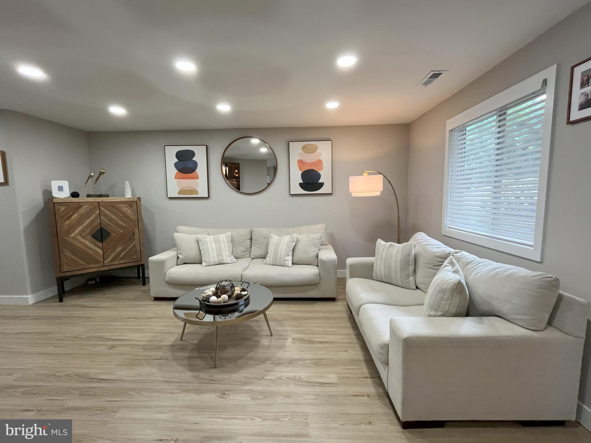 TREEHOUSES II OF R - Residential Lease