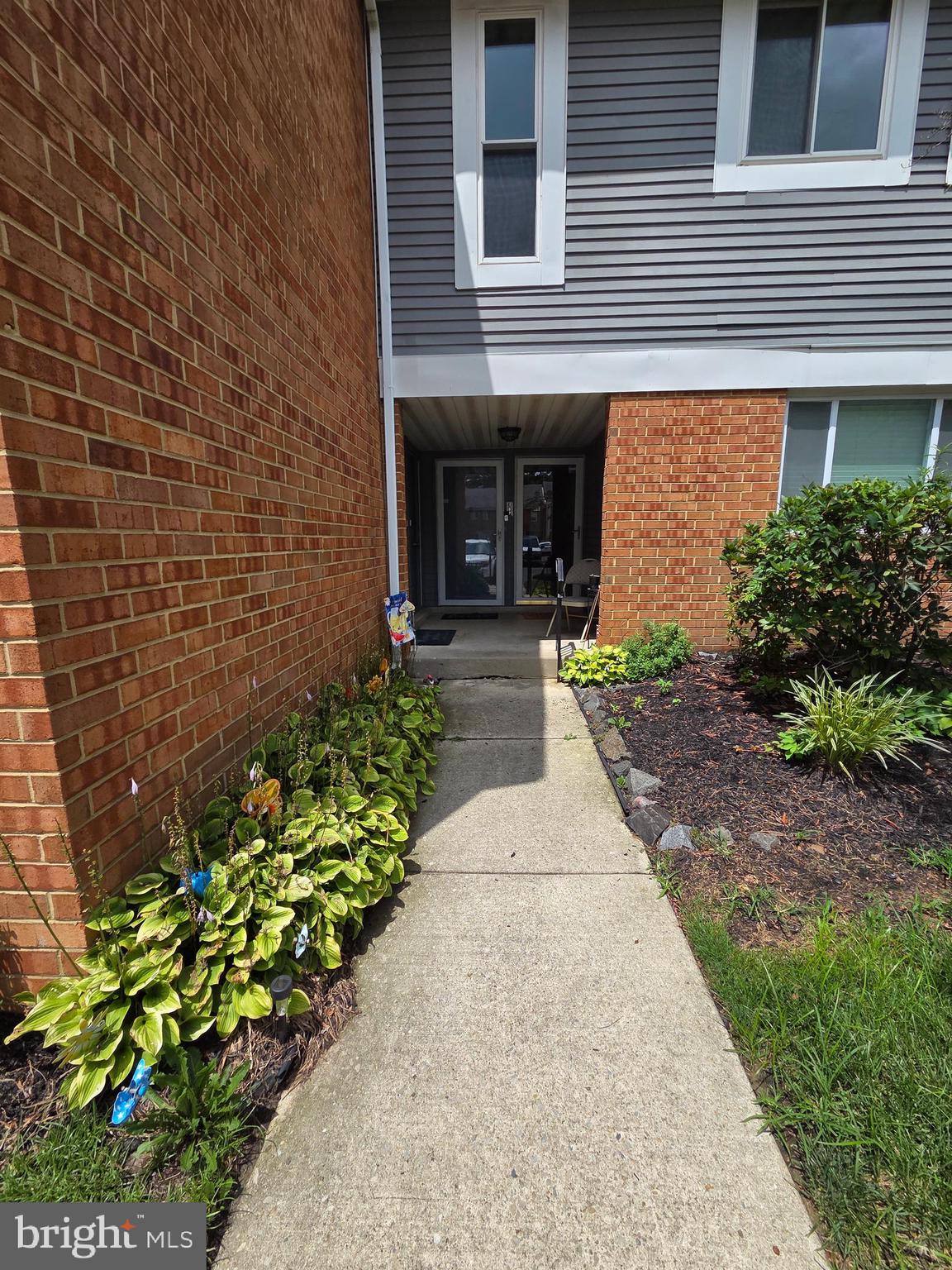 TREEHOUSES II OF R - Residential Lease