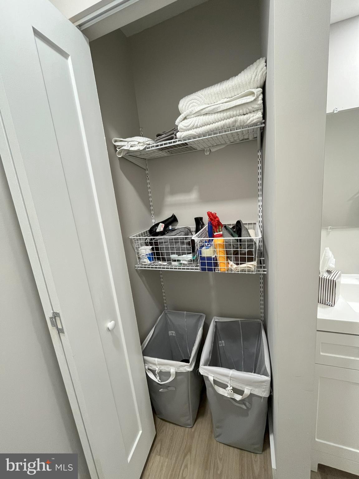 TREEHOUSES II OF R - Residential Lease