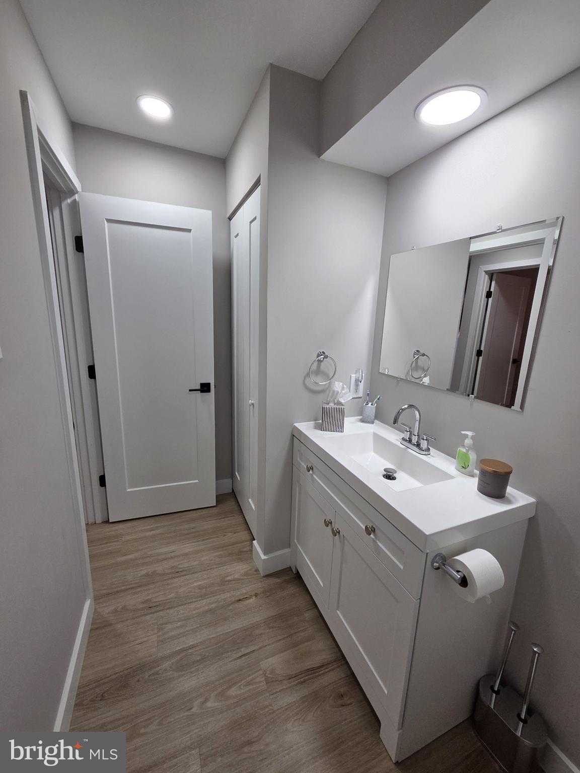 TREEHOUSES II OF R - Residential Lease