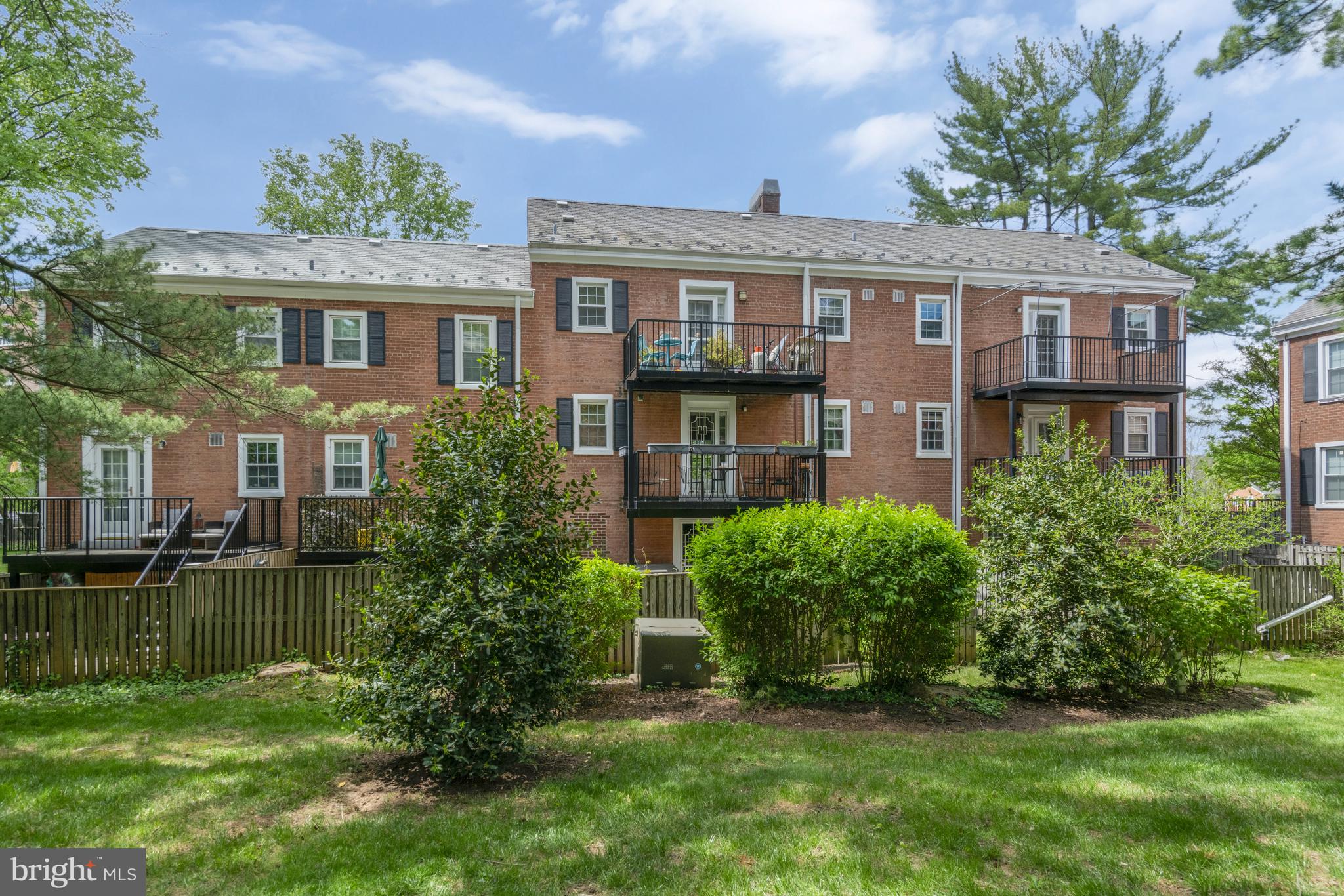 FAIRLINGTON VILLAGE - Residential