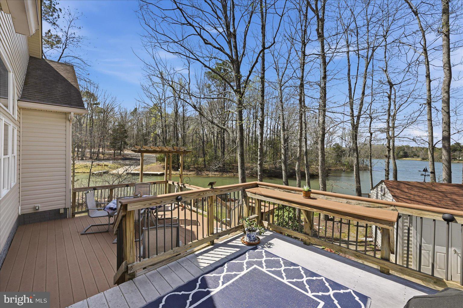 LAKE LAND - Residential