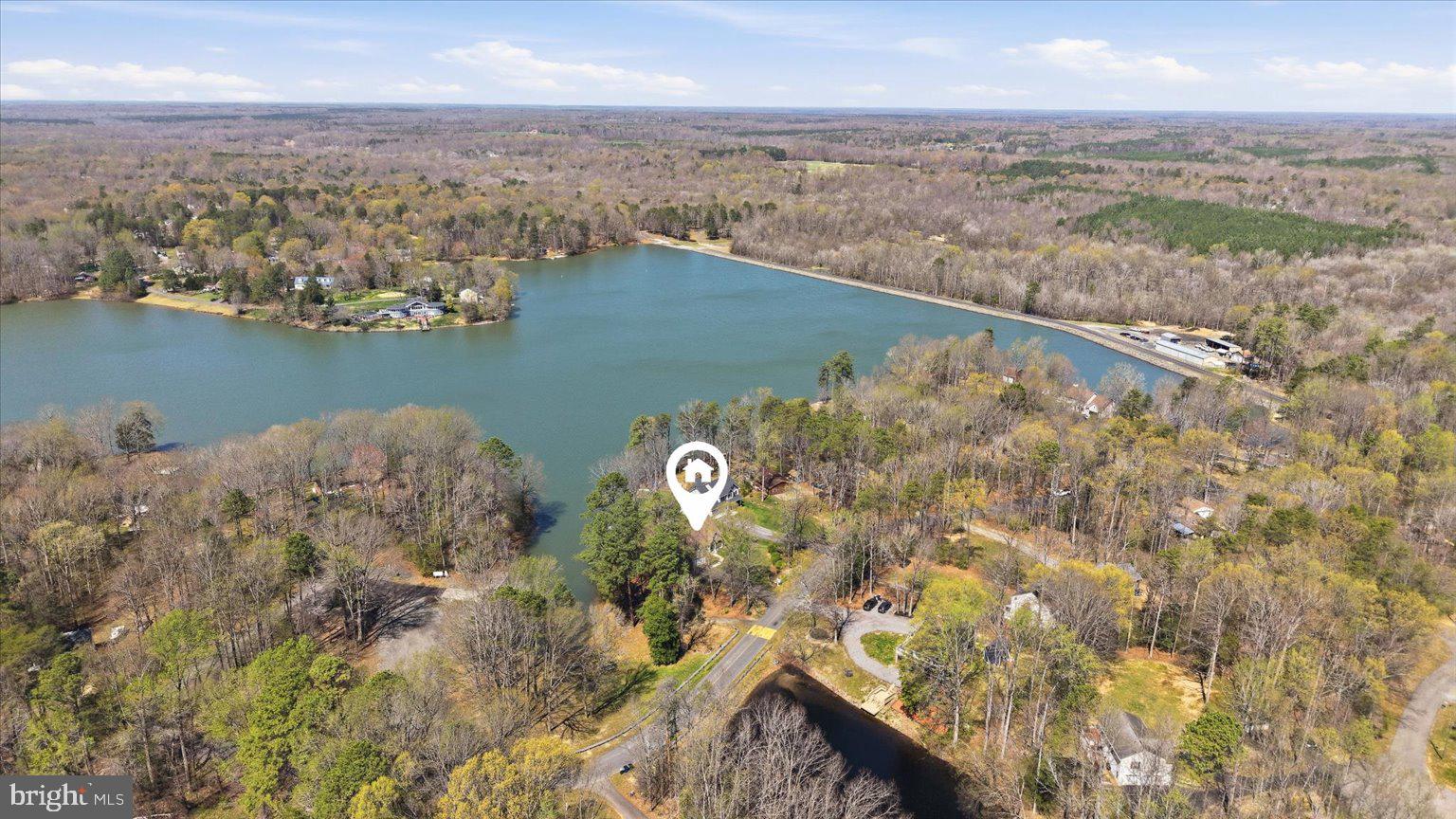 LAKE LAND - Residential