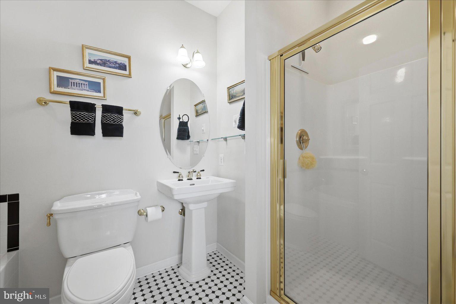 LAKE LAND - Residential