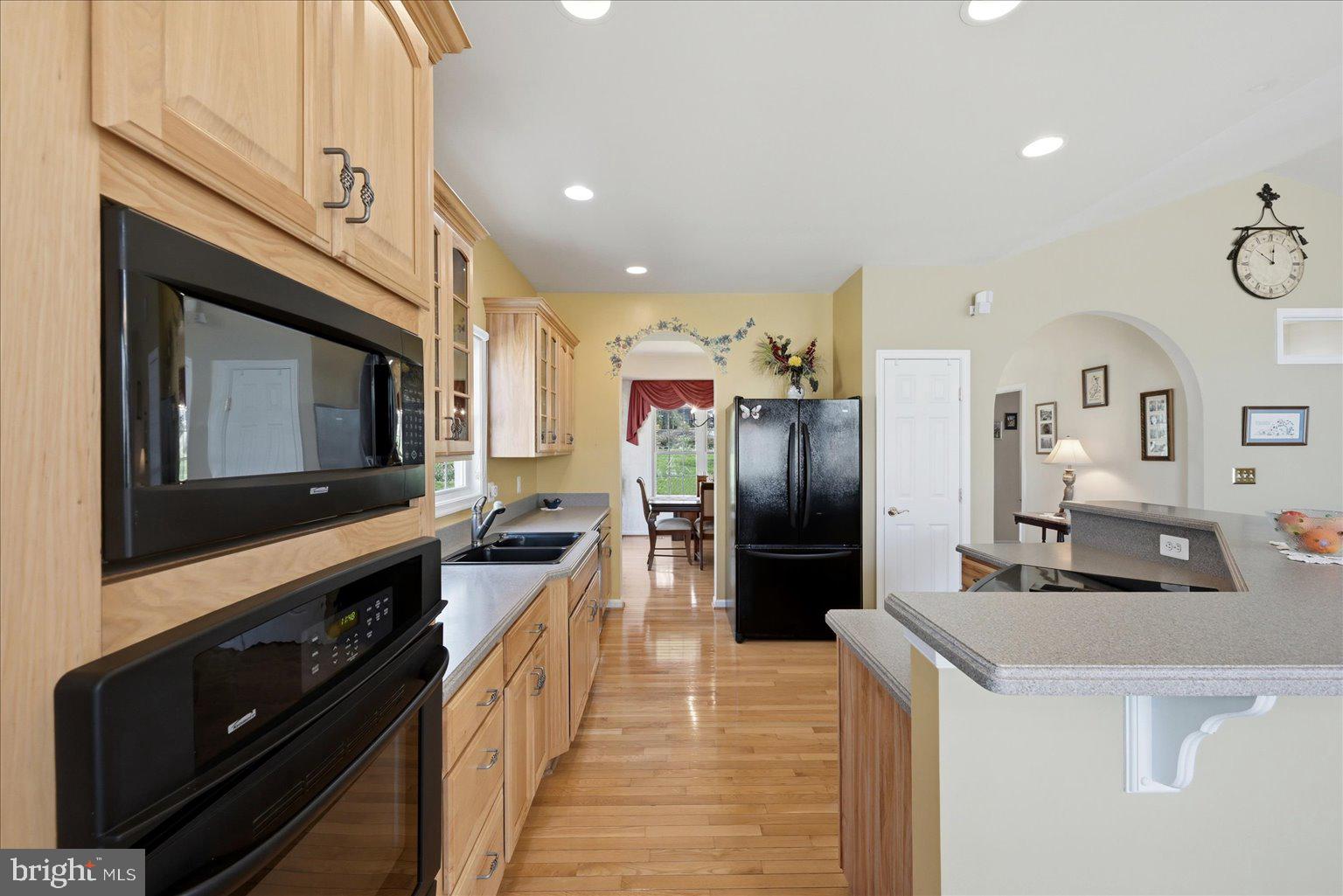 LAKE LAND - Residential