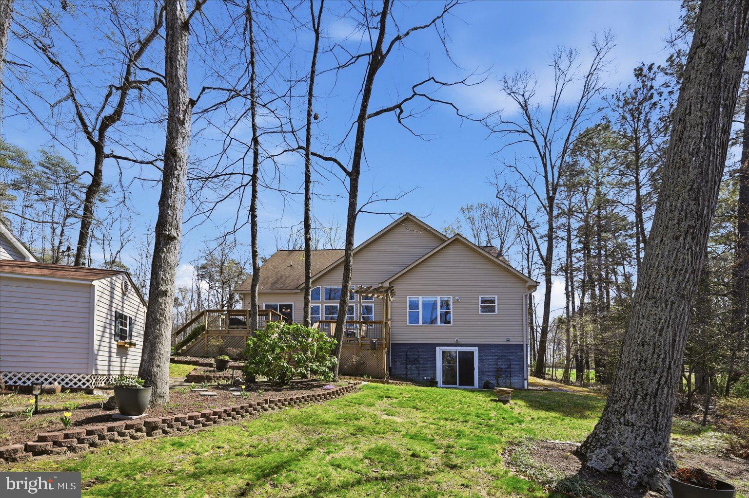 LAKE LAND - Residential