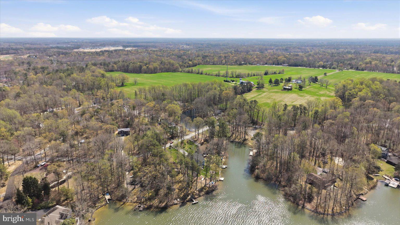 LAKE LAND - Residential