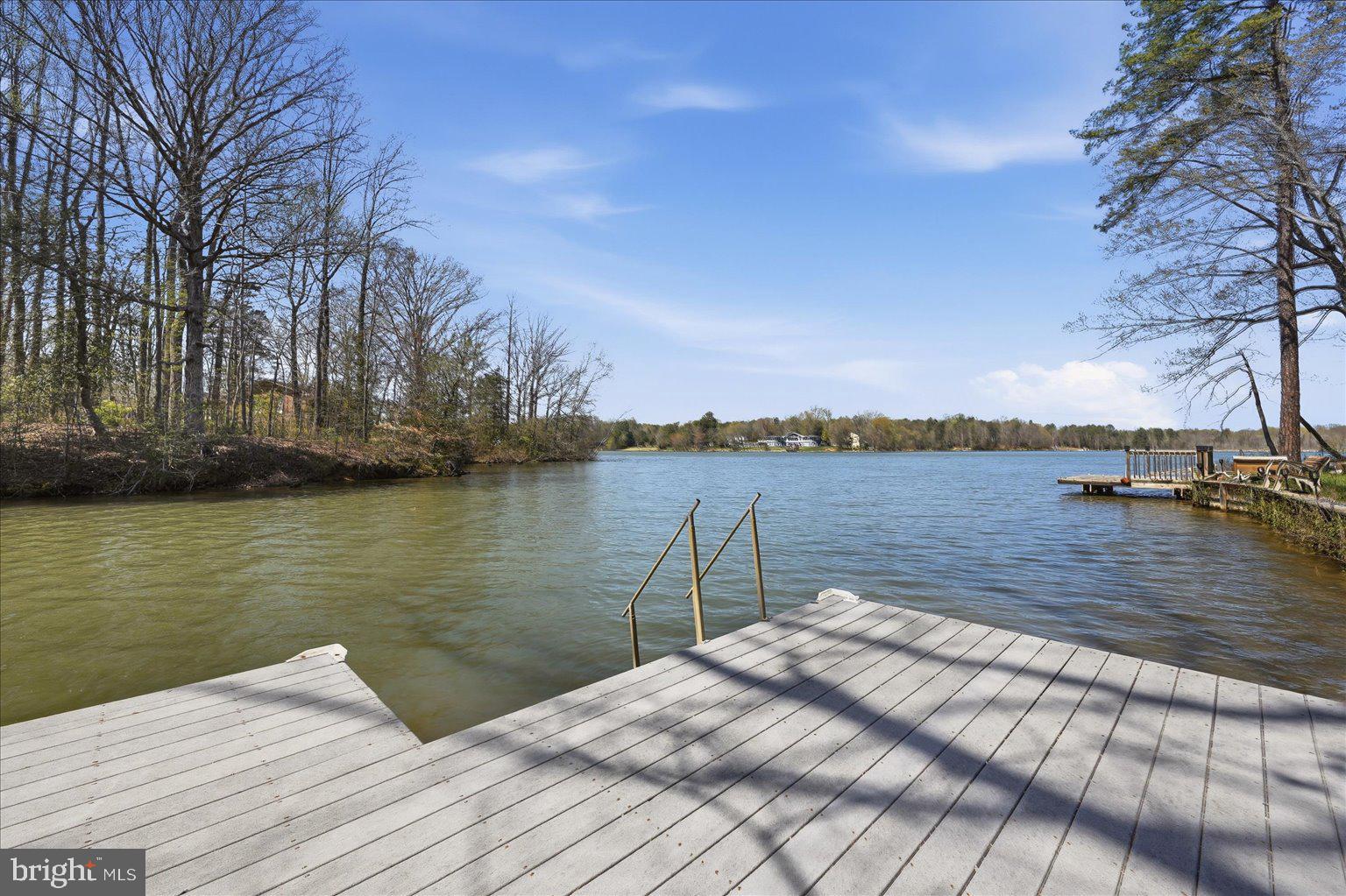 LAKE LAND - Residential