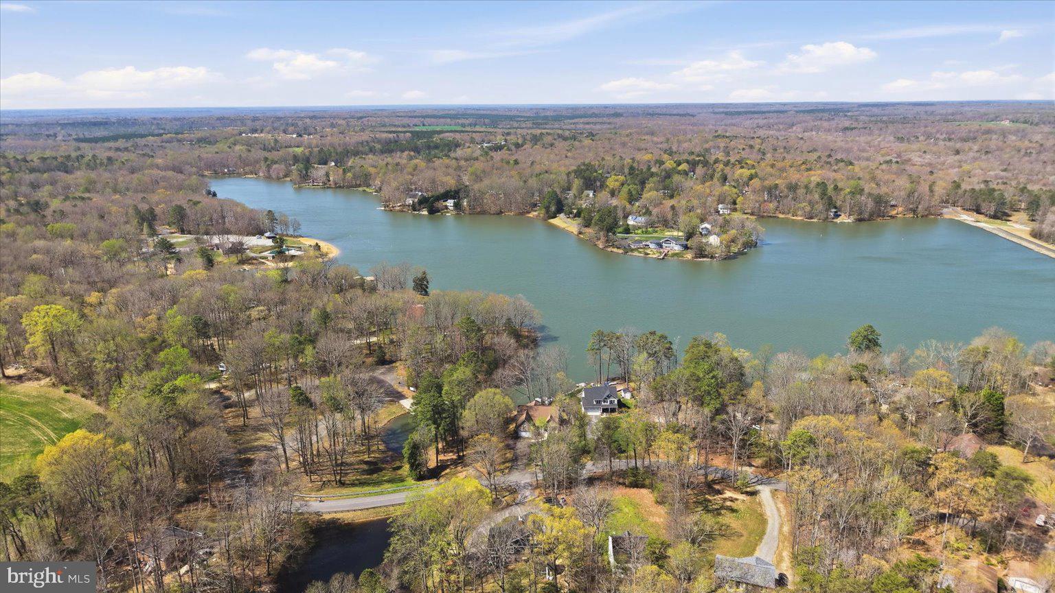 LAKE LAND - Residential