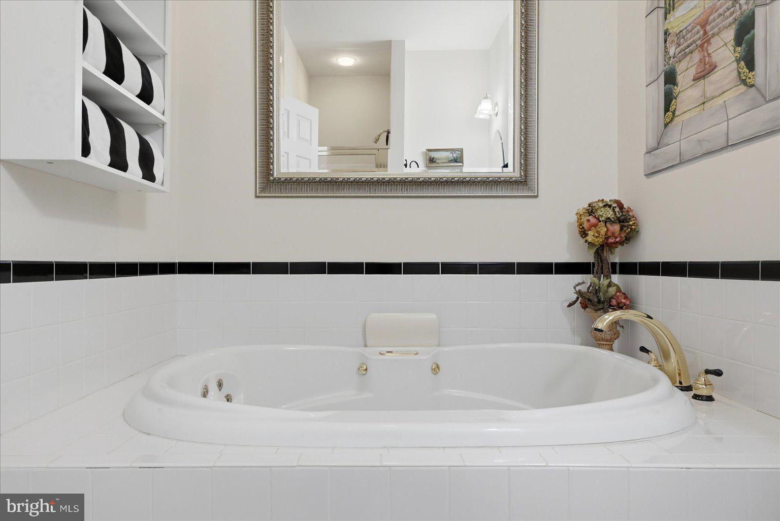 LAKE LAND - Residential