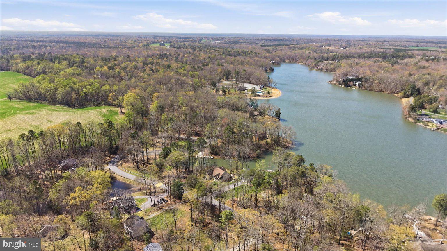 LAKE LAND - Residential