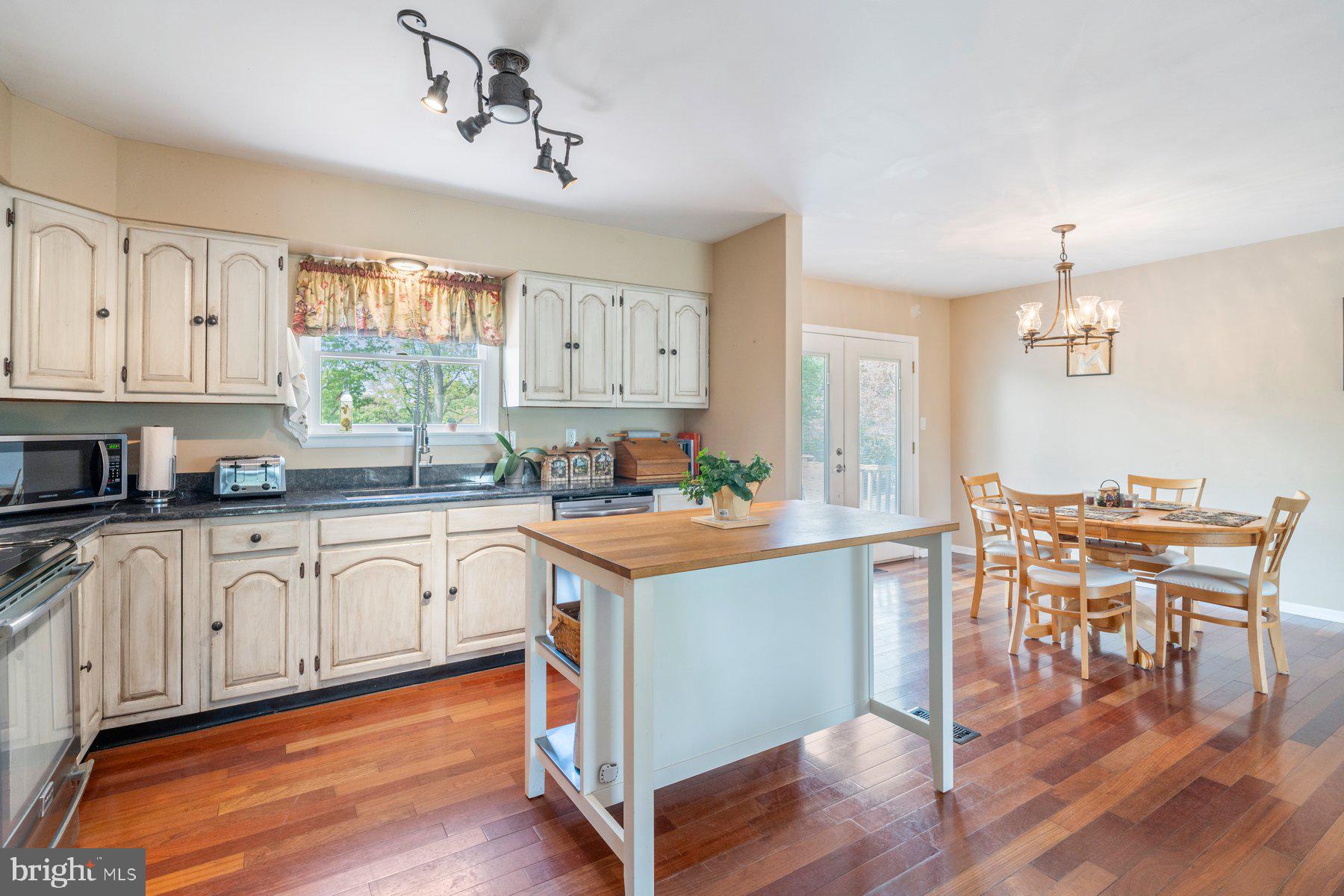 WALNUT RIDGE - Residential