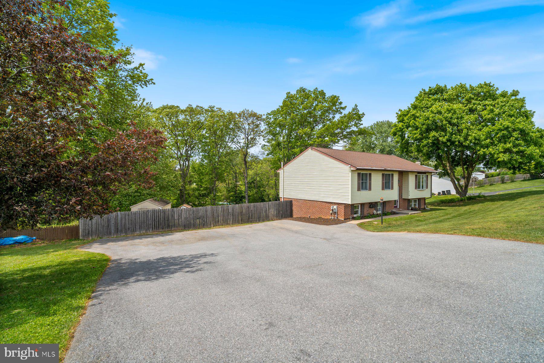 WALNUT RIDGE - Residential