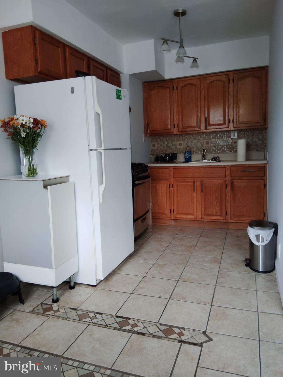 WEST OAK LANE - Residential Lease