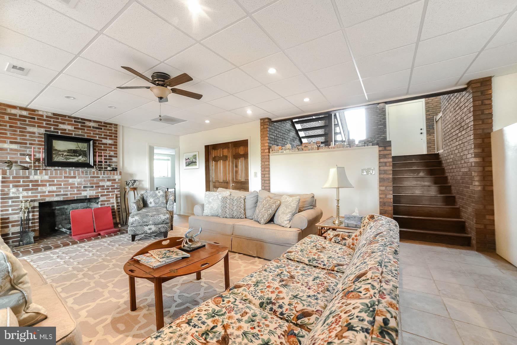 HALF PONE POINT - Residential