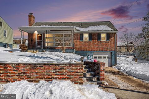 215 N MAPLE STREET ELIZABETHTOWN PA 17022