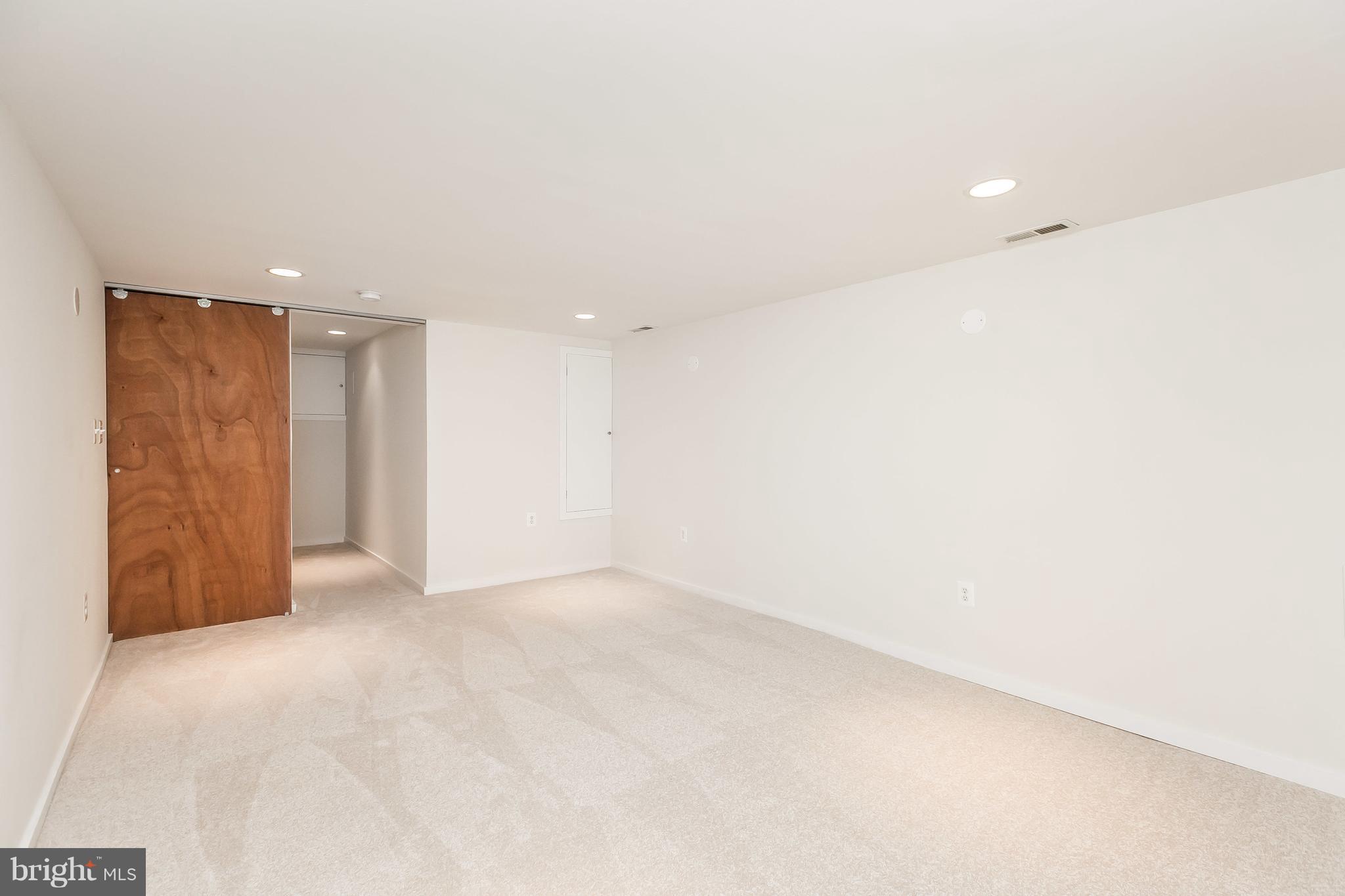 BUTCHER'S HILL - Residential