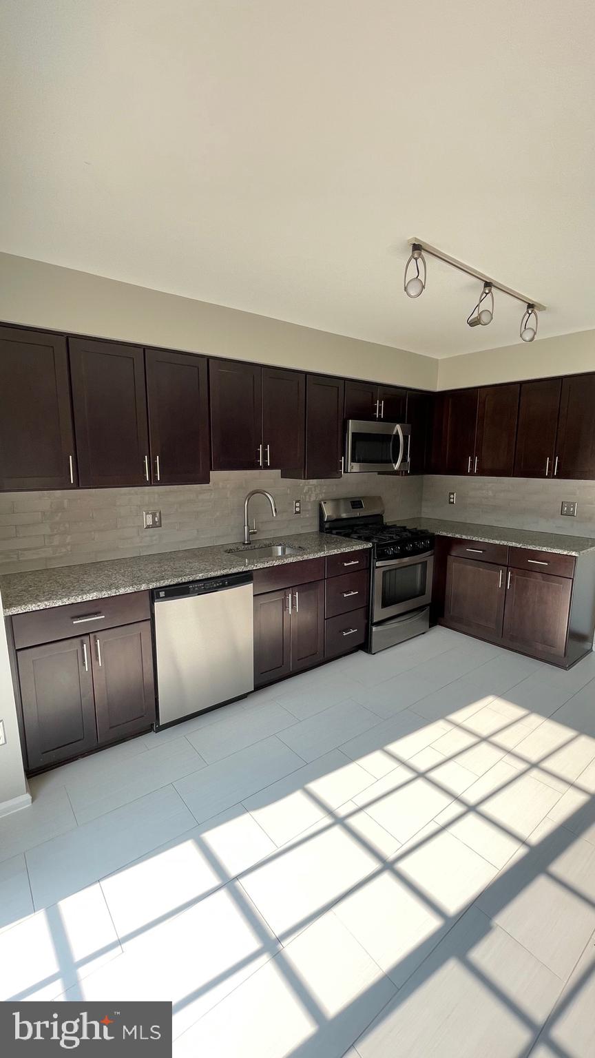 10127 EBENSHIRE COURT