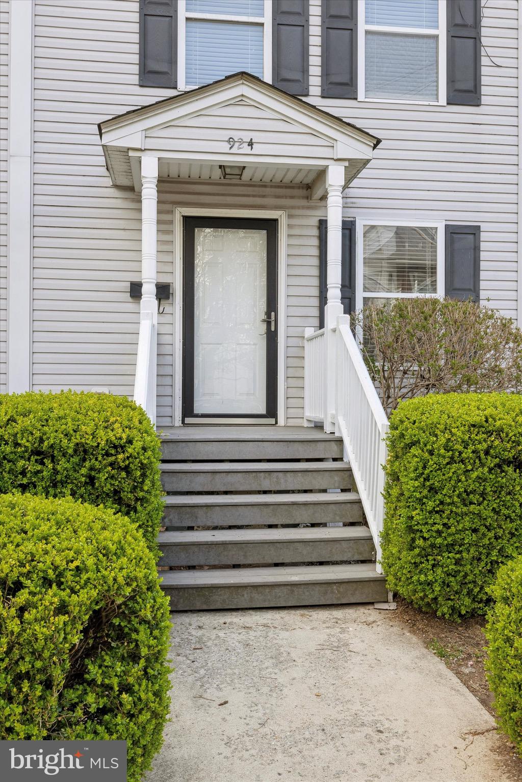 924 MADISON STREET