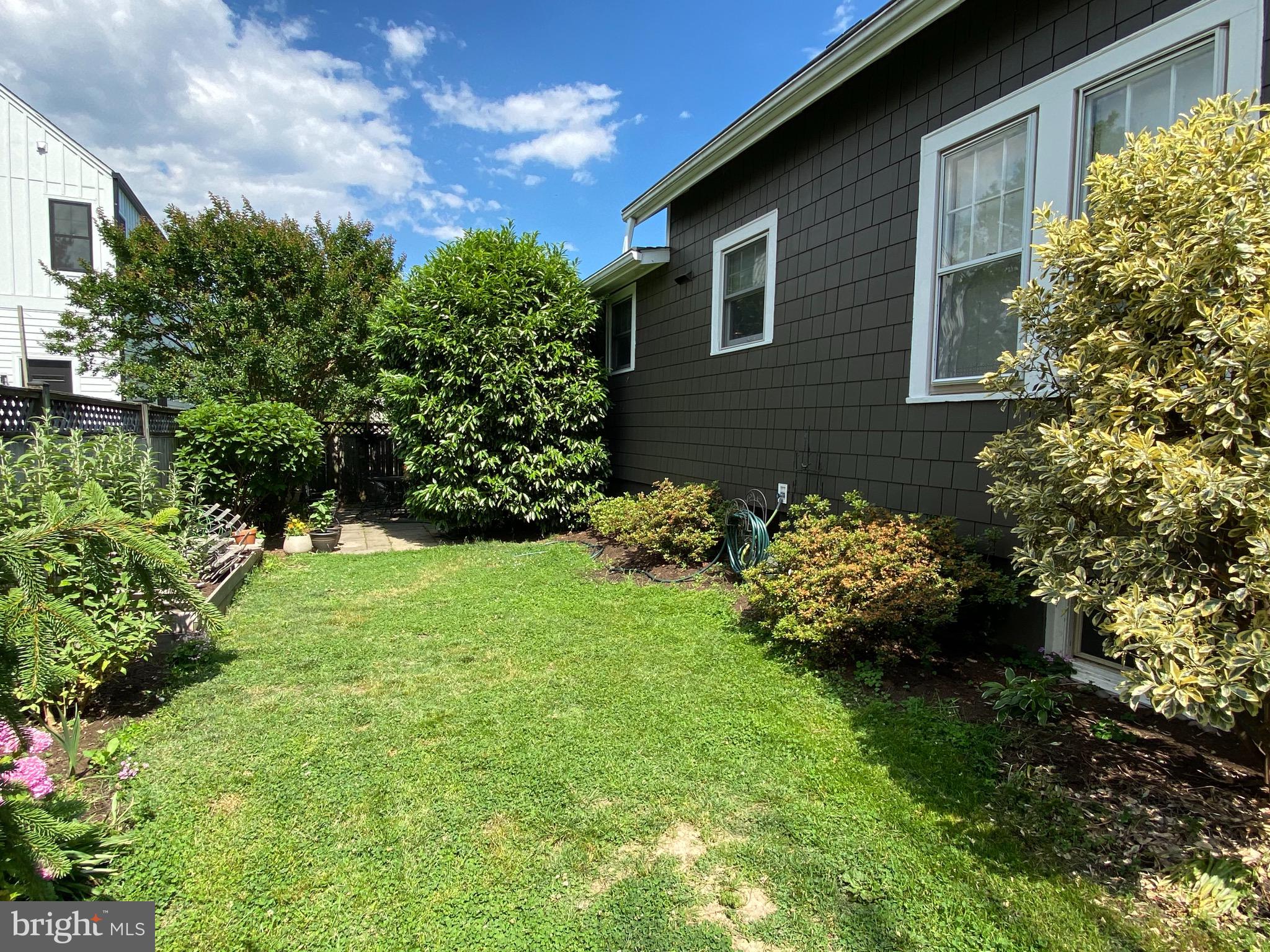 LYON PARK - Residential Lease