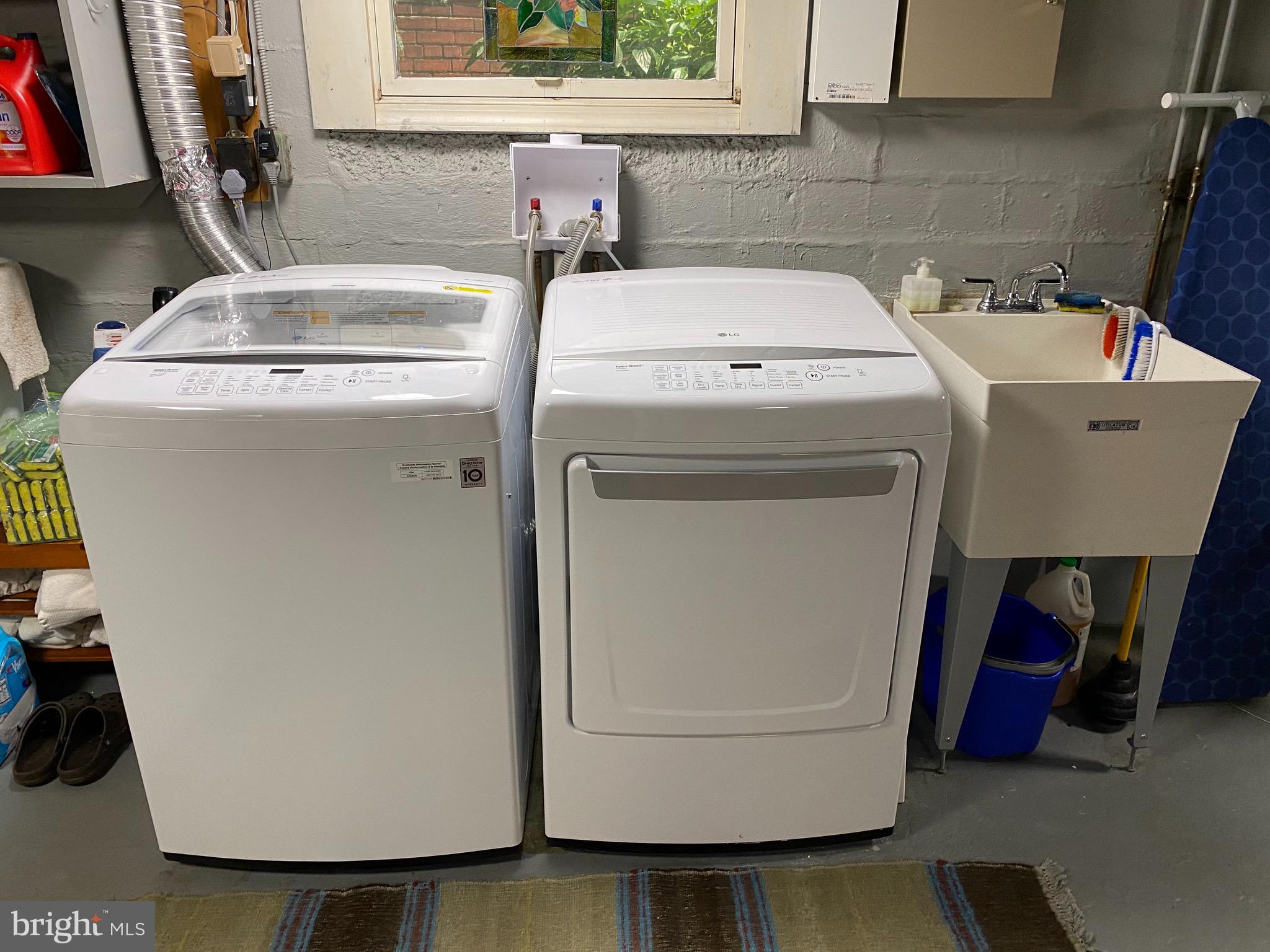 LYON PARK - Residential Lease