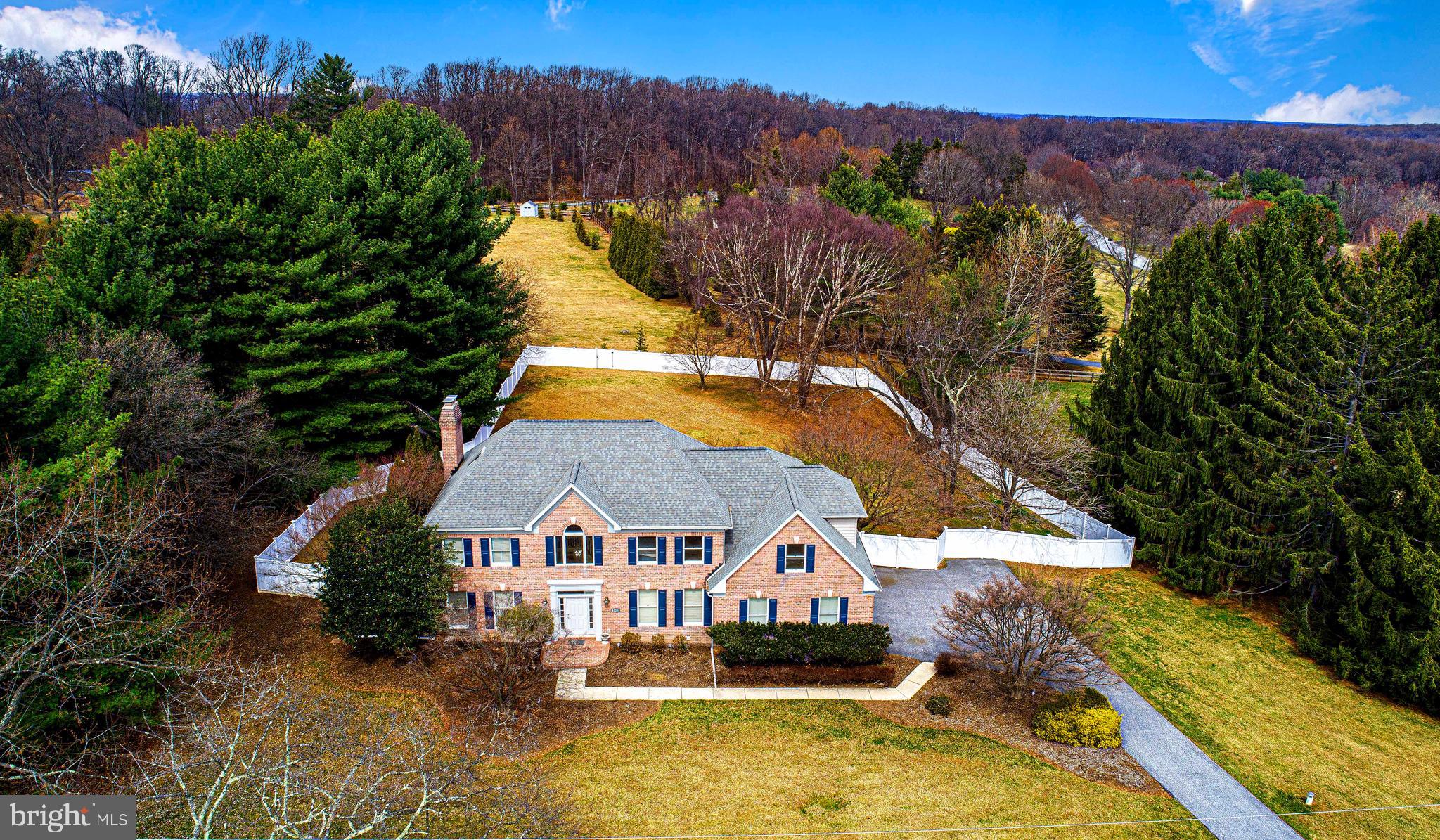 2832 BAUBLITZ ROAD