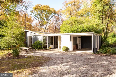 1911 Marthas Road, Alexandria, VA MLS: VAFX2277520