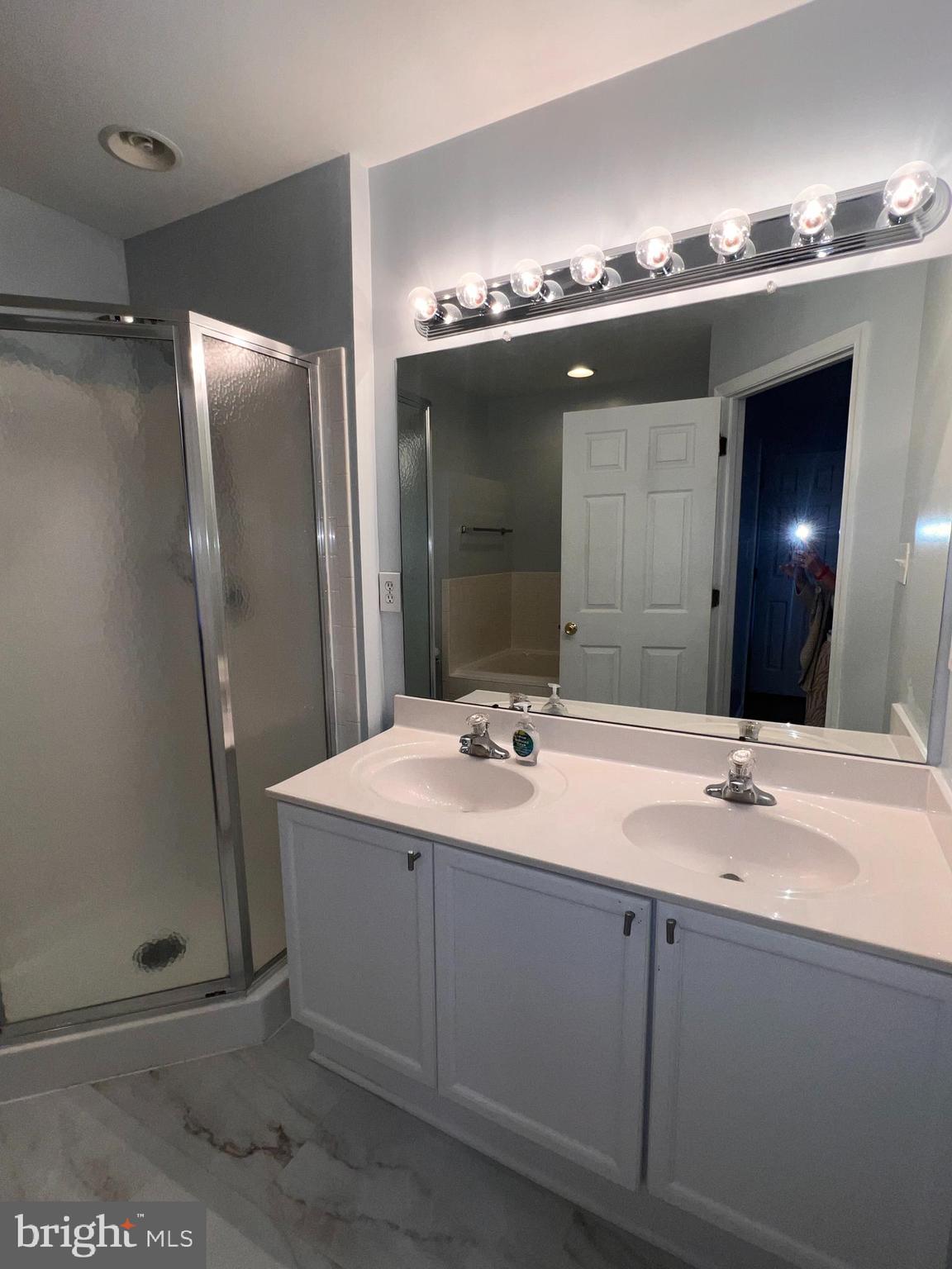 COUNTY GREEN - Residential Lease