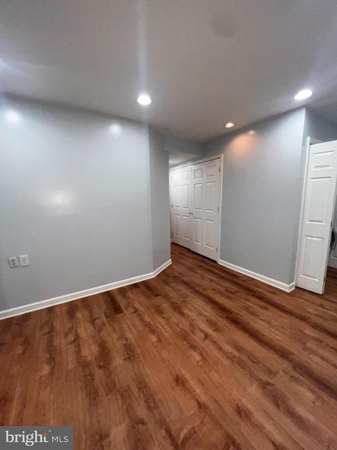 COUNTY GREEN - Residential Lease