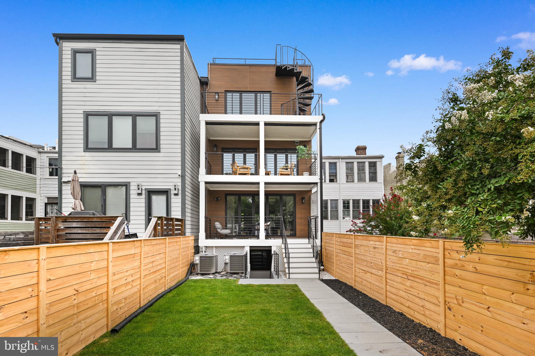 CAPITOL HILL EAST - Residential