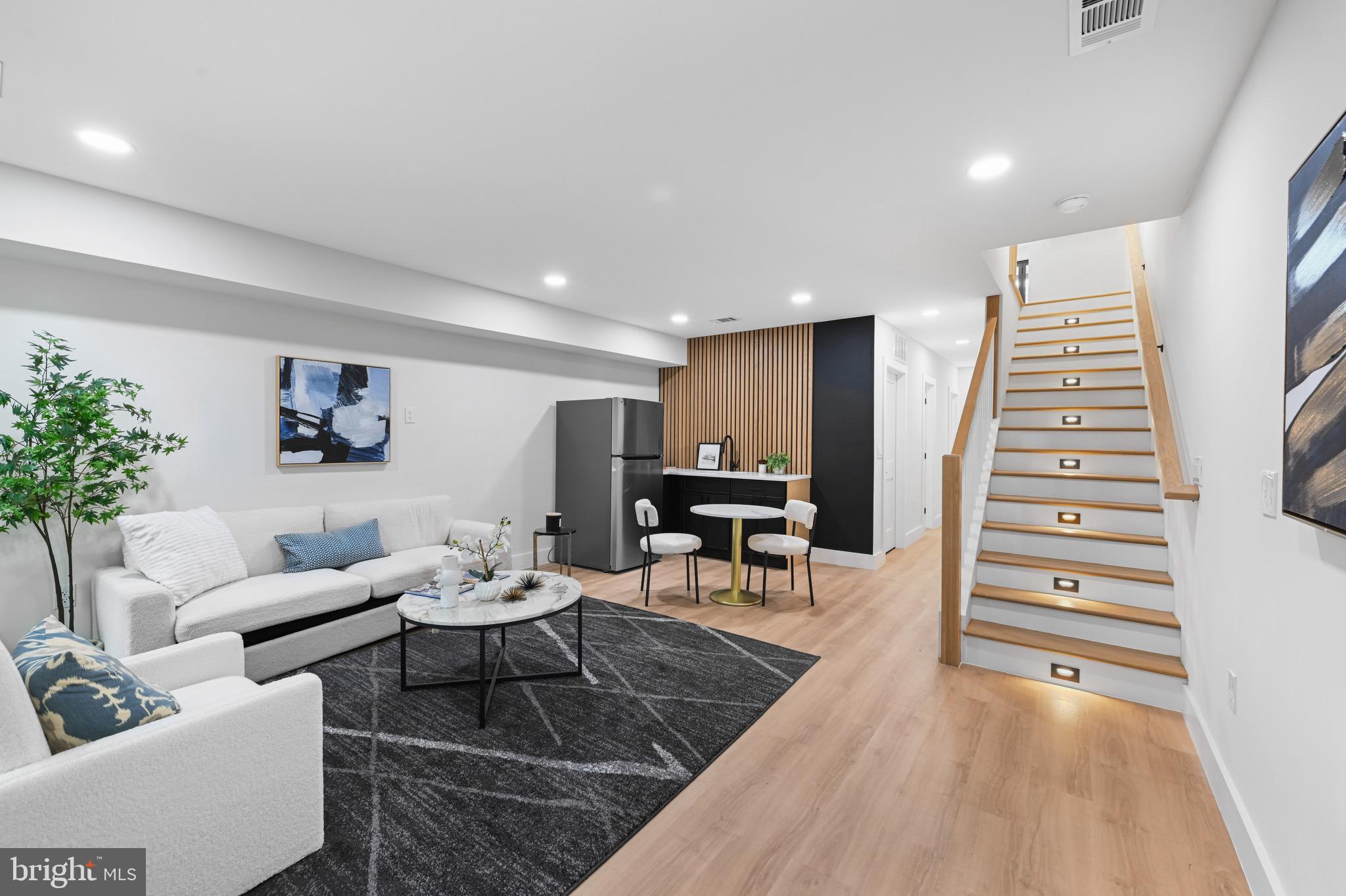 CAPITOL HILL EAST - Residential