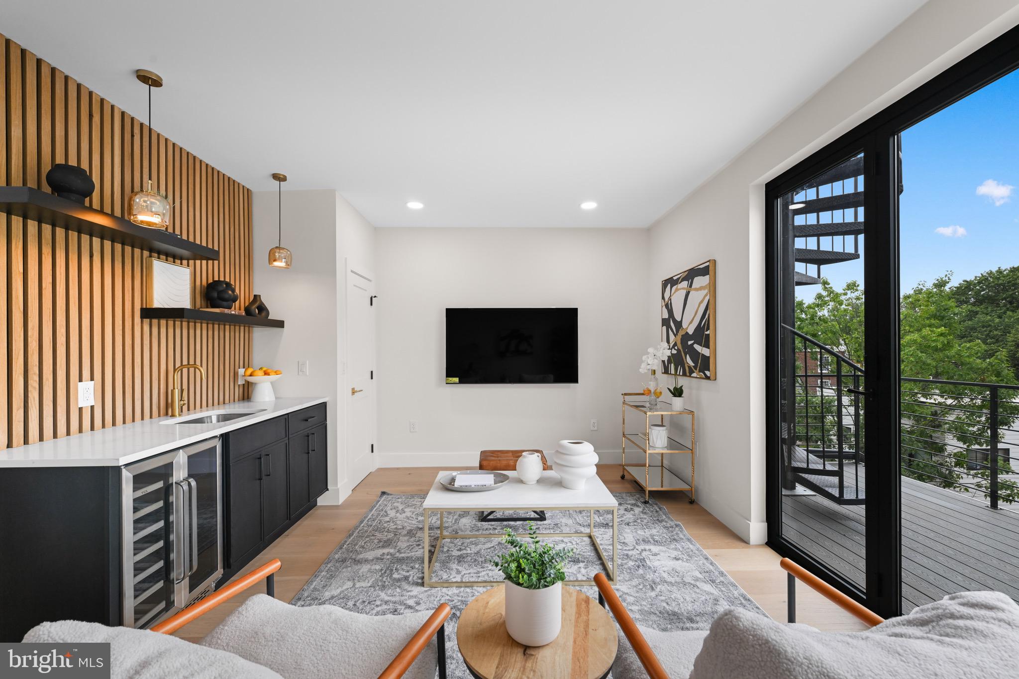 CAPITOL HILL EAST - Residential