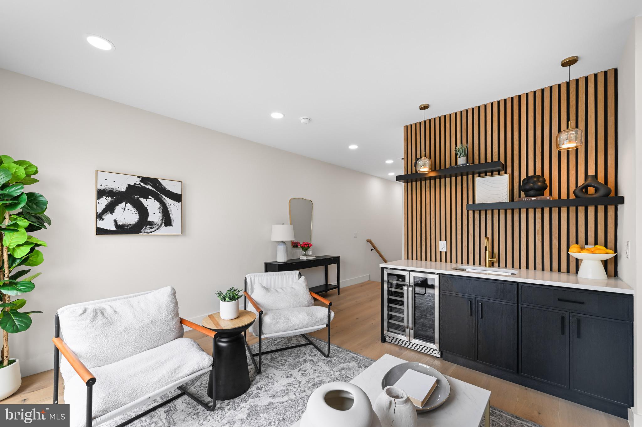CAPITOL HILL EAST - Residential