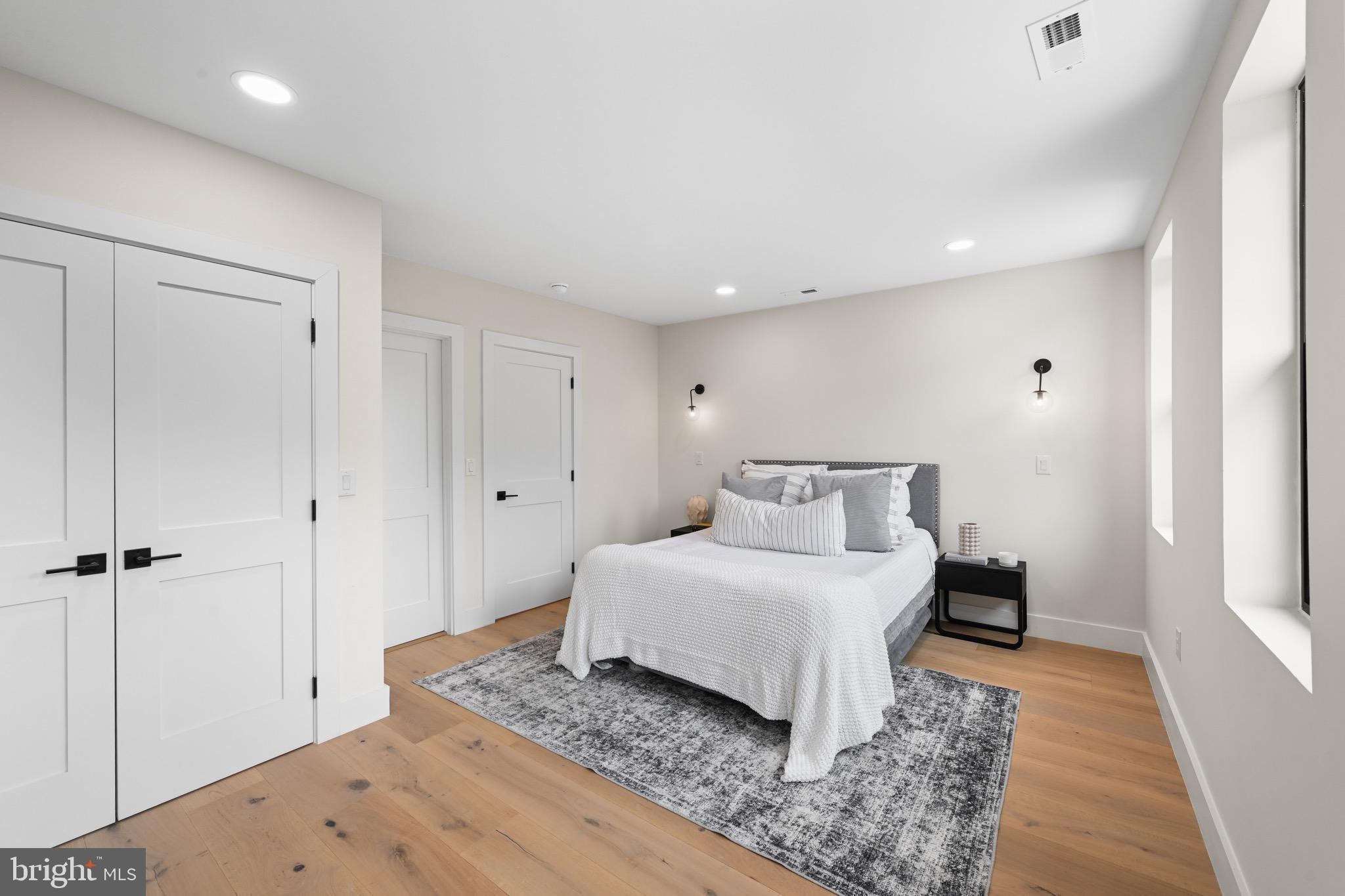 CAPITOL HILL EAST - Residential