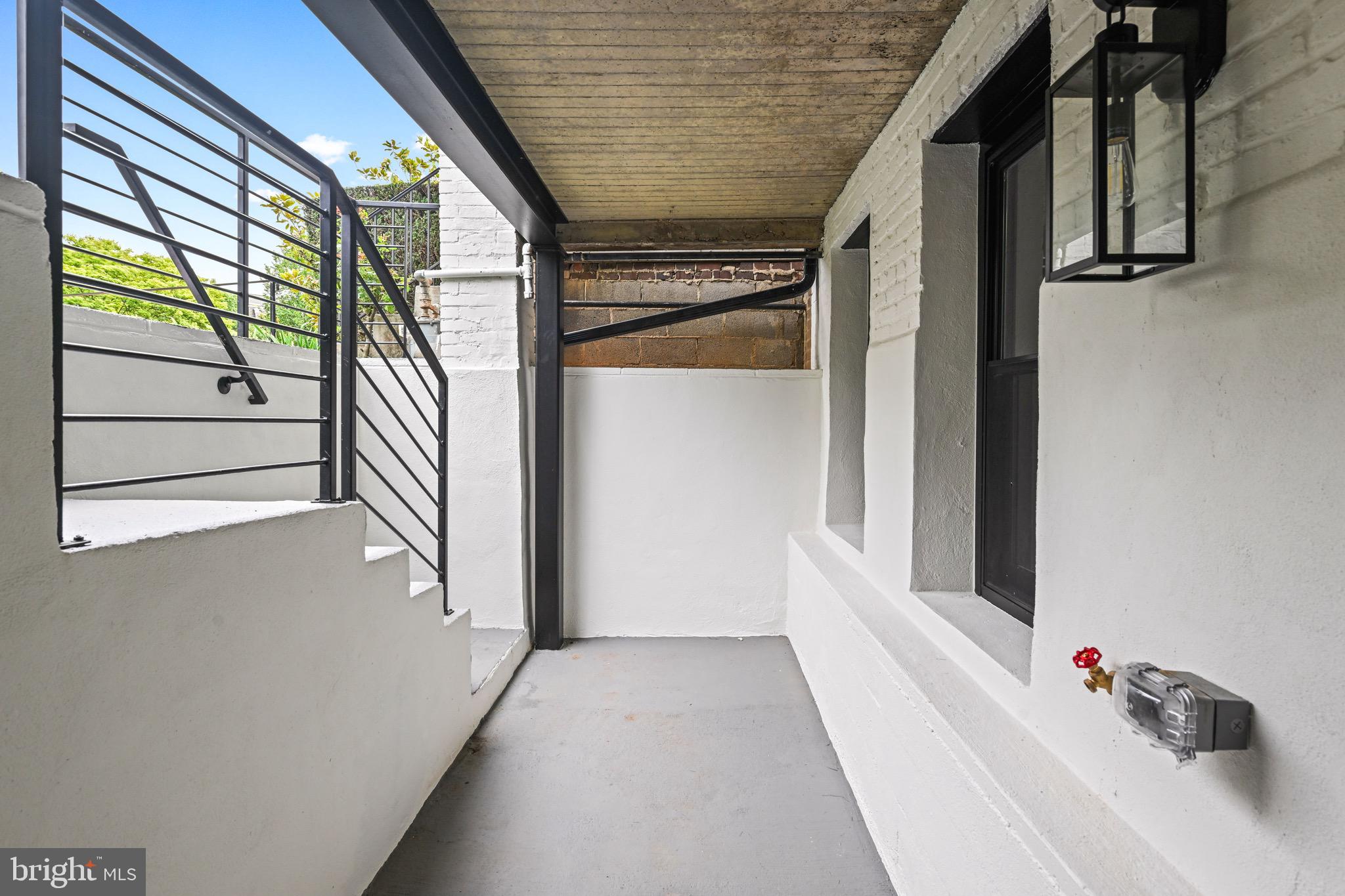 CAPITOL HILL EAST - Residential