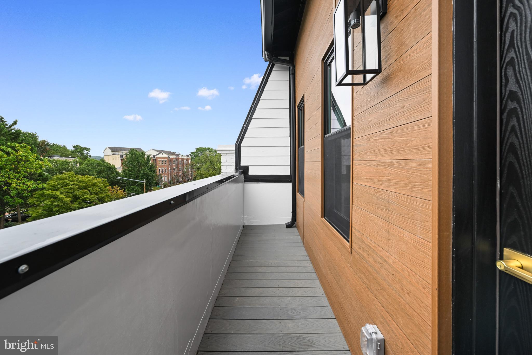 CAPITOL HILL EAST - Residential