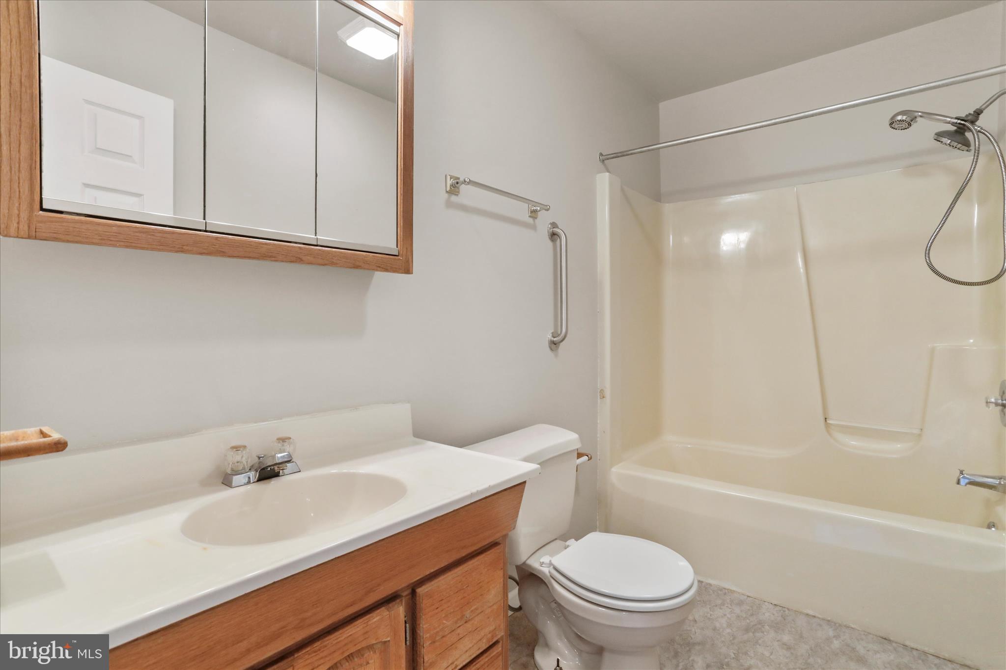 HEDGESVILLE - Residential Income