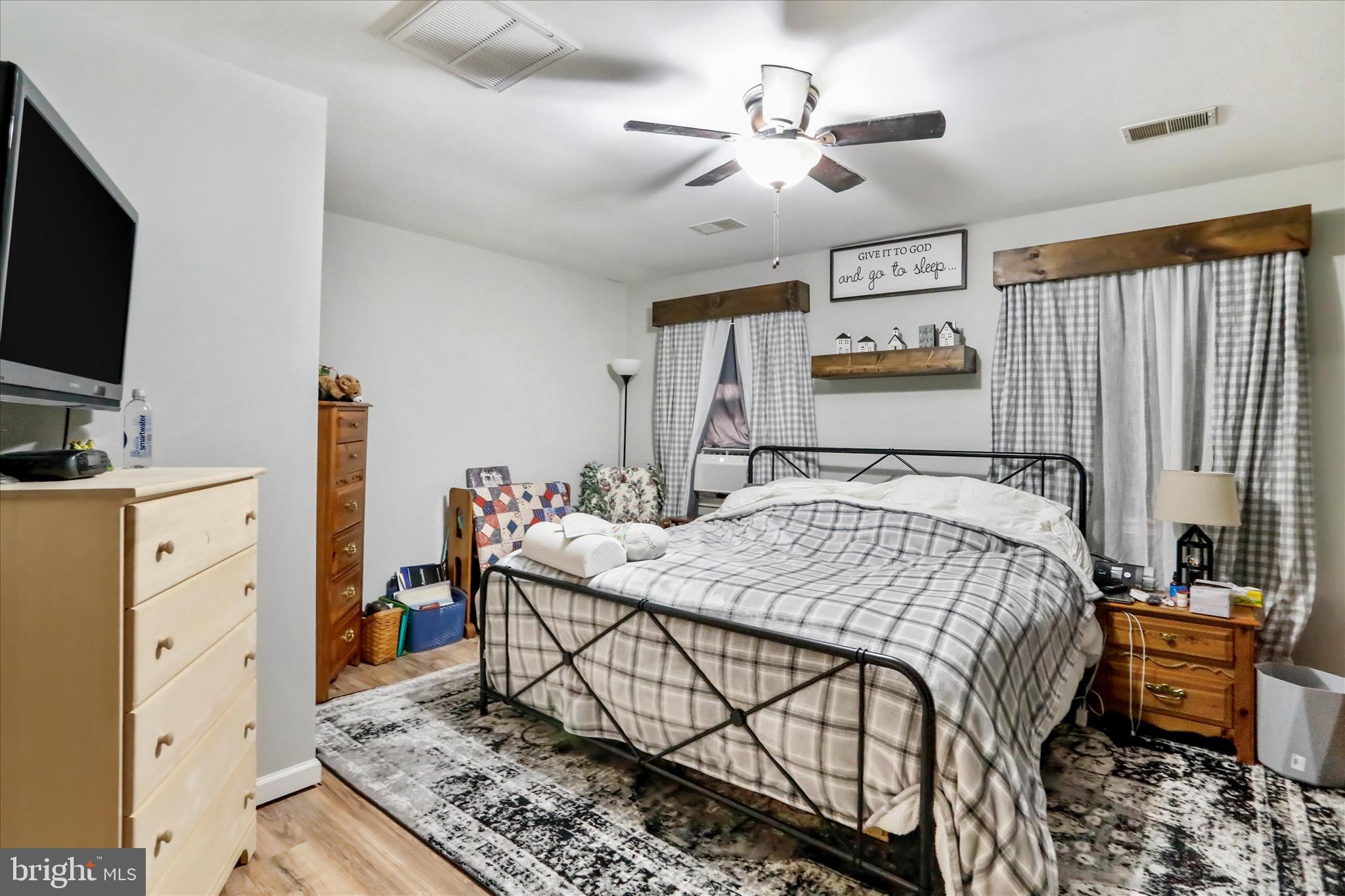 HEDGESVILLE - Residential Income