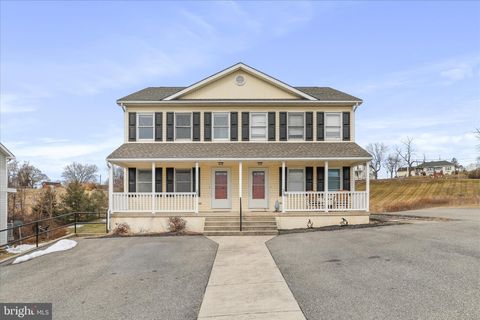 257,259,261 SCHOOL HOUSE DRIVE HEDGESVILLE WV 25427