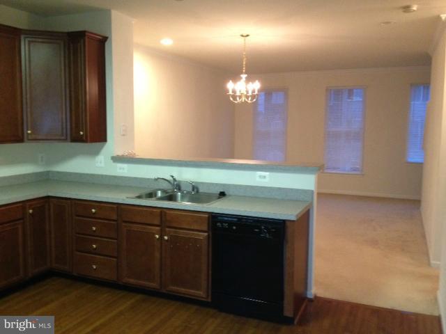 SOUTH RIDING - Residential Lease