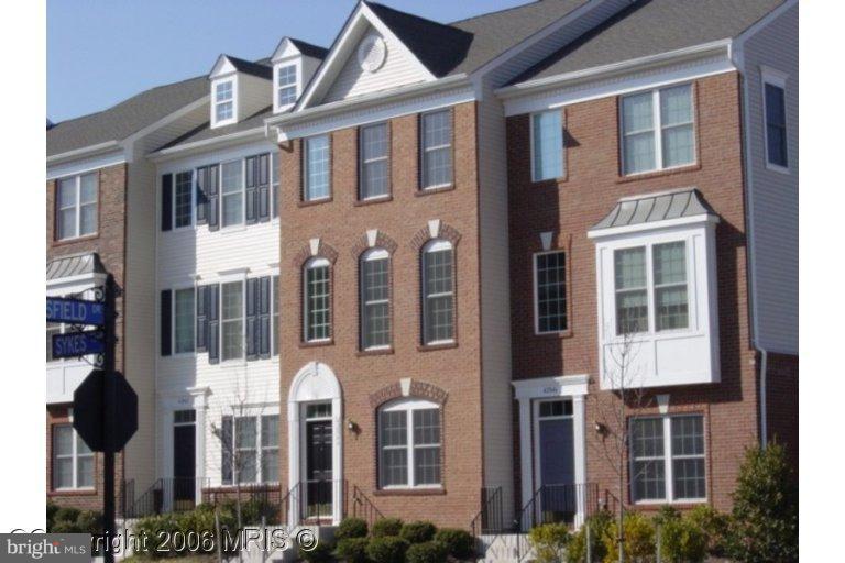 SOUTH RIDING - Residential Lease