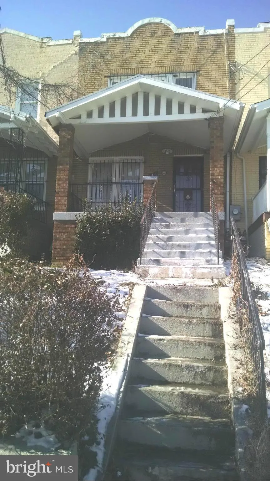 1834616691.jpeg?format=webp