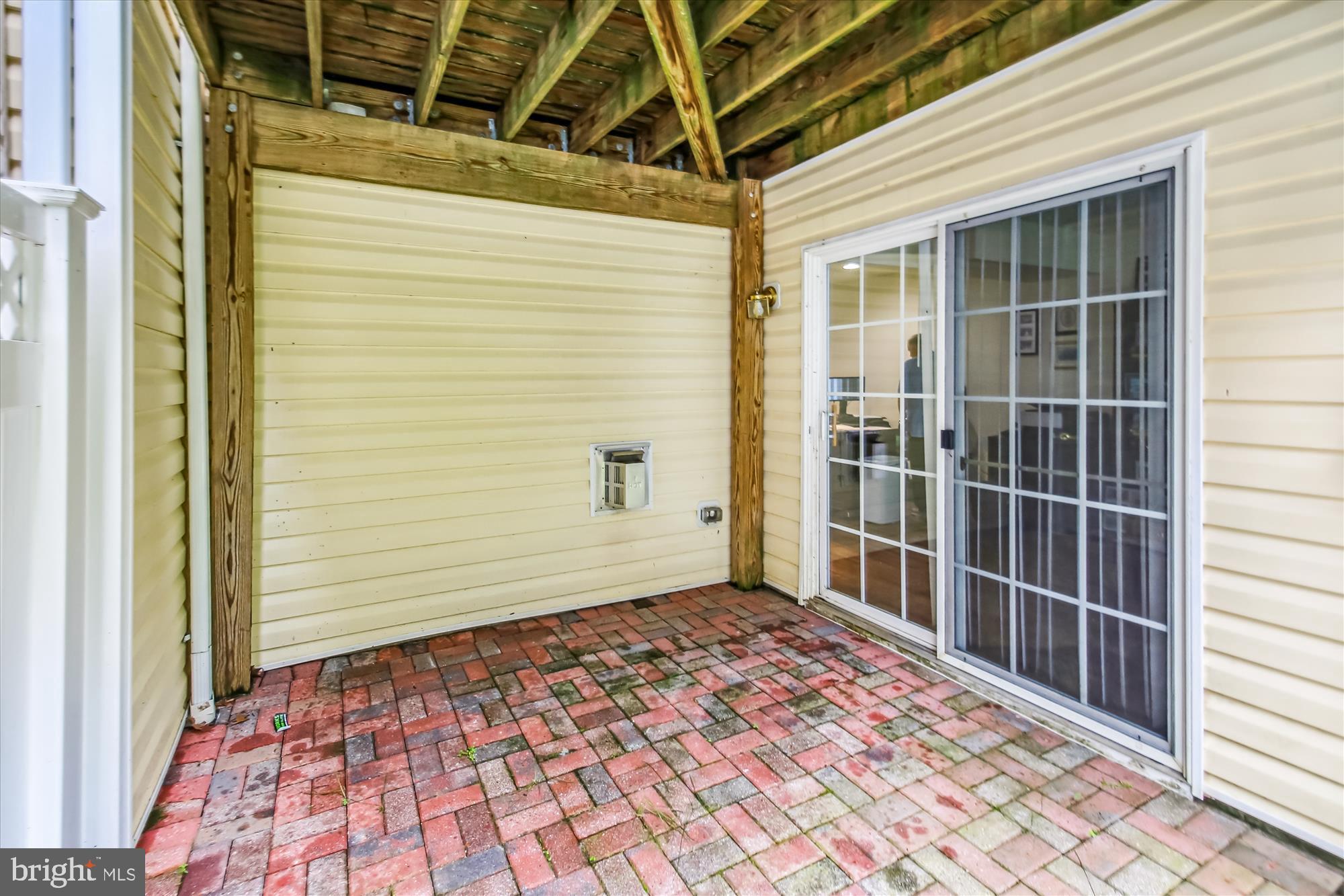 SOUTH RIVER COLONY - Residential Lease