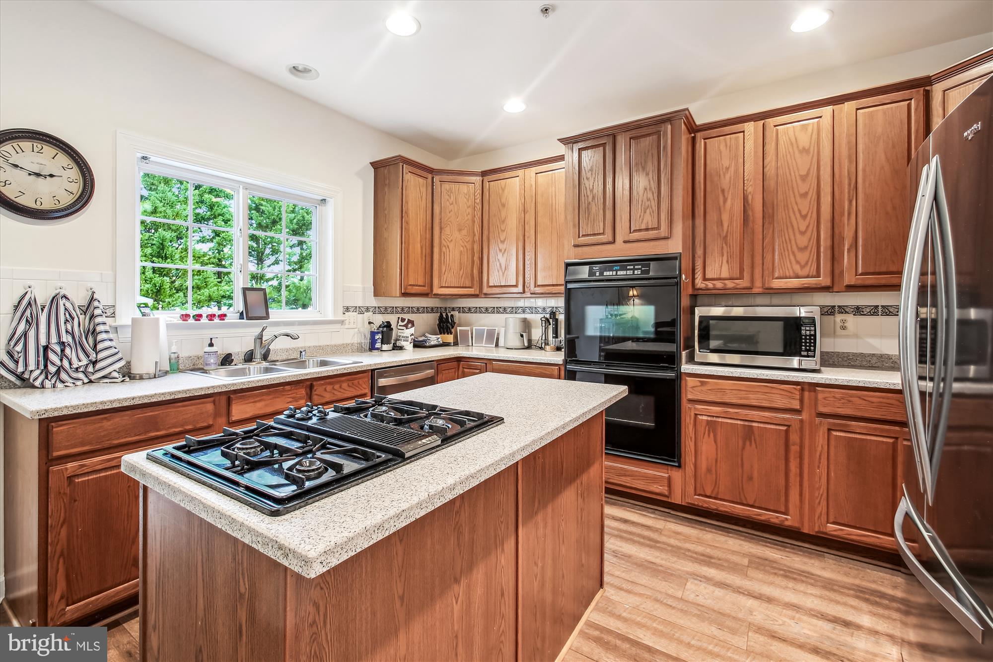 SOUTH RIVER COLONY - Residential Lease