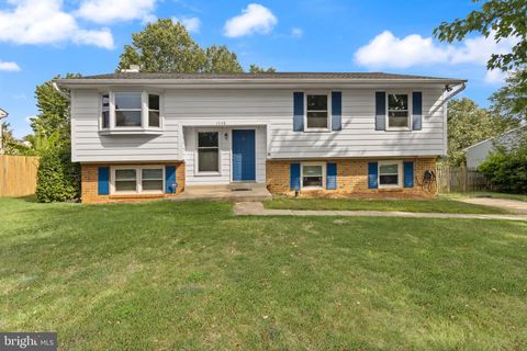 1328 APRIL WAY HERNDON VA 20170