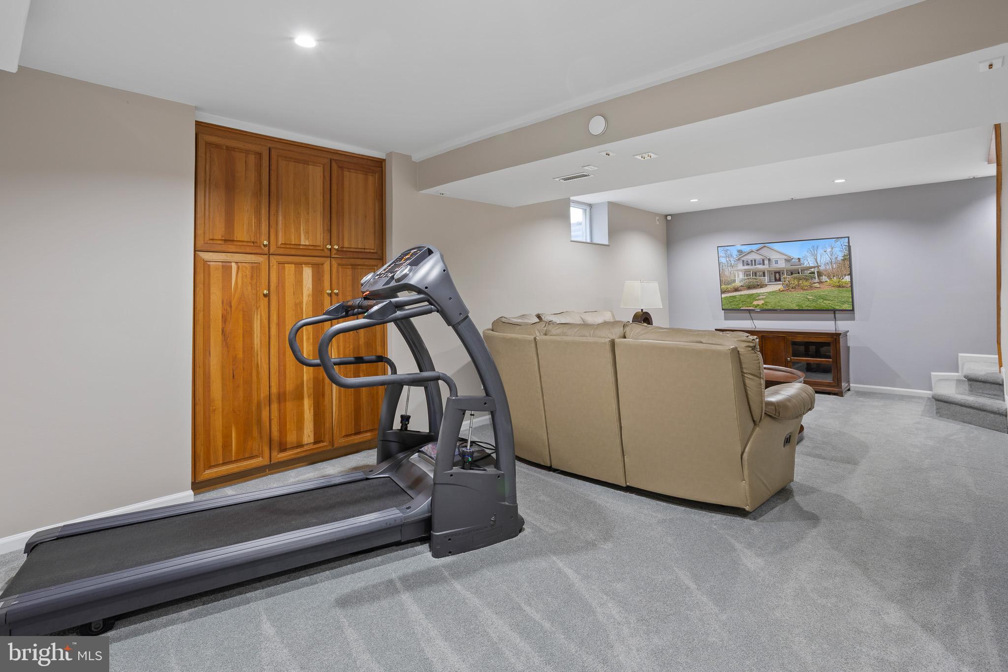 NORTH RIVER FOREST - Residential