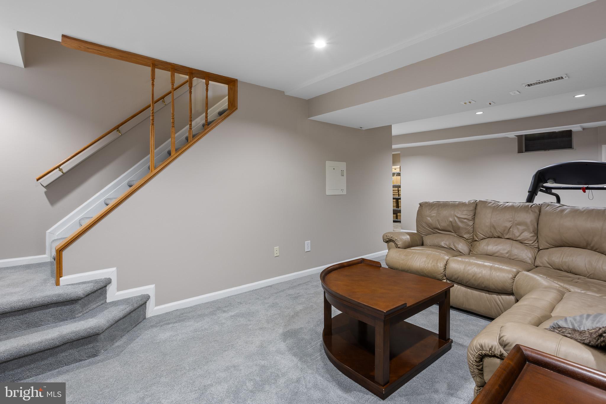 NORTH RIVER FOREST - Residential